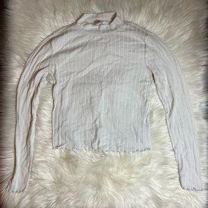 Candie’s White Turtleneck Size M